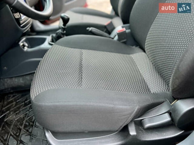 Красный ЗАЗ Сенс, объемом двигателя 1.3 л и пробегом 76 тыс. км за 3300 $, фото 28 на Automoto.ua