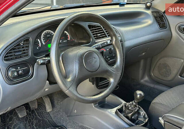 Червоний ЗАЗ Sens, об'ємом двигуна 1.3 л та пробігом 1 тис. км за 3600 $, фото 5 на Automoto.ua