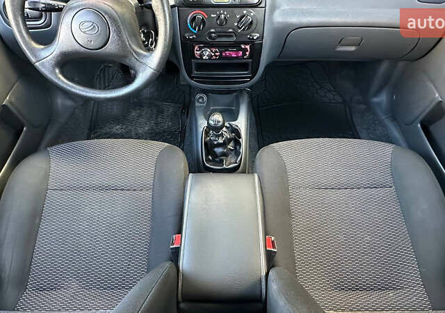 Червоний ЗАЗ Sens, об'ємом двигуна 1.3 л та пробігом 1 тис. км за 3600 $, фото 8 на Automoto.ua