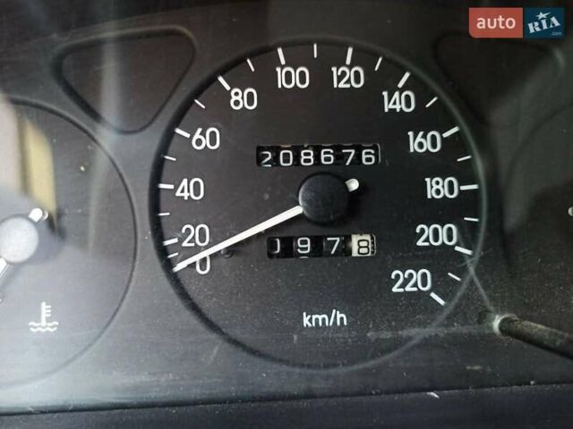 ЗАЗ Сенс 2007 в Никополе на Automoto.ua Желтый ЗАЗ Сенс, объемом двигателя 1.39 л и пробегом 200 тыс. км за 2500 $, фото 6 на Automoto.ua