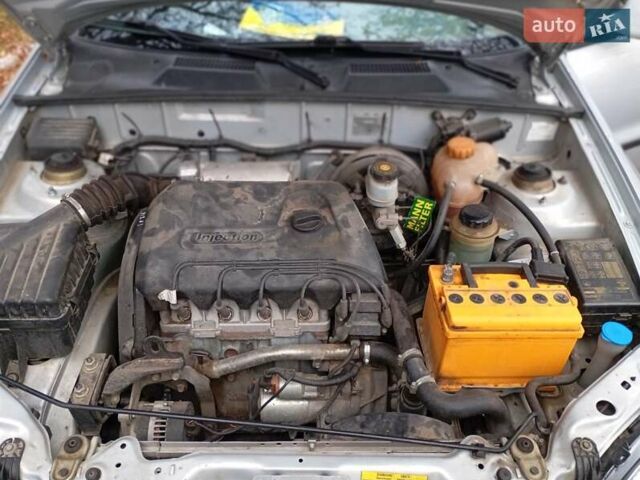 Сірий ЗАЗ Sens, об'ємом двигуна 1.3 л та пробігом 40 тис. км за 3000 $, фото 9 на Automoto.ua