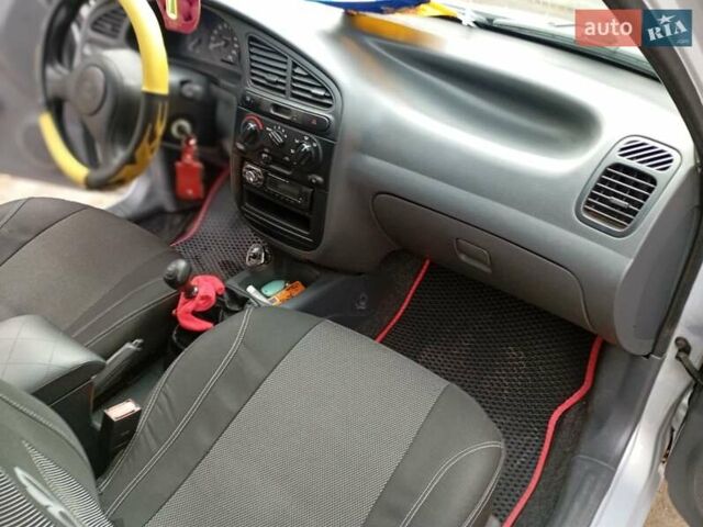 Сірий ЗАЗ Sens, об'ємом двигуна 1.3 л та пробігом 40 тис. км за 3000 $, фото 4 на Automoto.ua
