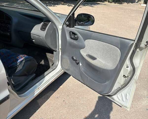 Сірий ЗАЗ Sens, об'ємом двигуна 1.3 л та пробігом 156 тис. км за 2399 $, фото 6 на Automoto.ua