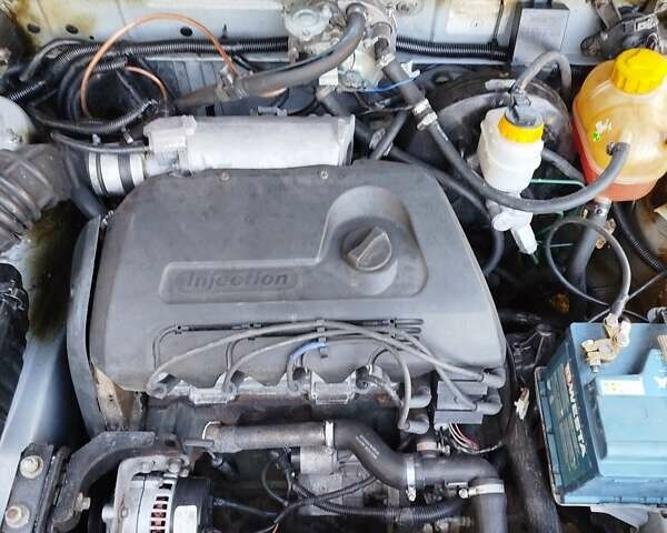 Сірий ЗАЗ Sens, об'ємом двигуна 1.39 л та пробігом 89 тис. км за 2000 $, фото 4 на Automoto.ua