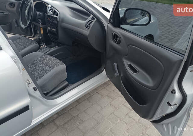 Сірий ЗАЗ Sens, об'ємом двигуна 1.3 л та пробігом 100 тис. км за 2800 $, фото 9 на Automoto.ua