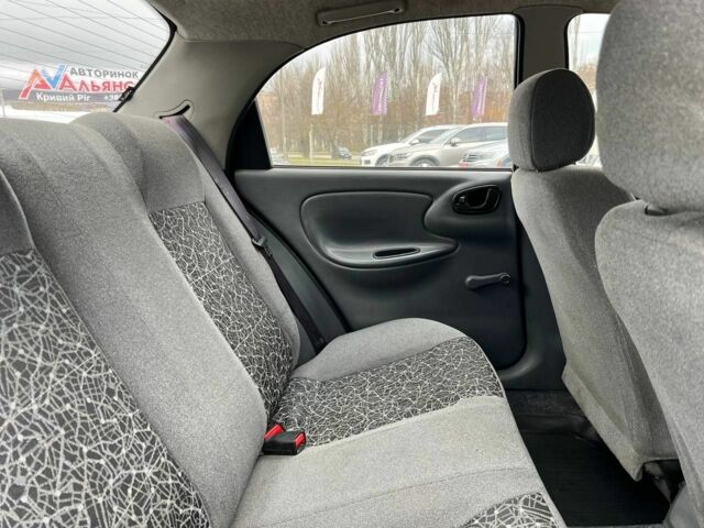 Сірий ЗАЗ Sens, об'ємом двигуна 1.3 л та пробігом 85 тис. км за 3100 $, фото 17 на Automoto.ua