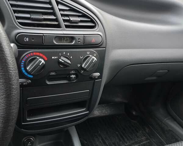 Серый ЗАЗ Сенс, объемом двигателя 1.3 л и пробегом 32 тыс. км за 3200 $, фото 9 на Automoto.ua