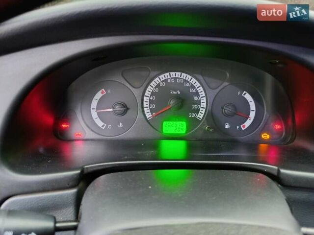 Сірий ЗАЗ Sens, об'ємом двигуна 1.3 л та пробігом 205 тис. км за 3300 $, фото 1 на Automoto.ua