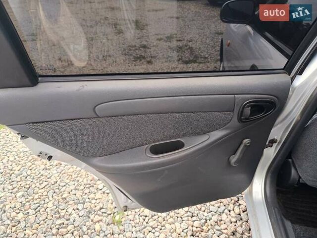 Сірий ЗАЗ Sens, об'ємом двигуна 1.3 л та пробігом 127 тис. км за 3700 $, фото 18 на Automoto.ua