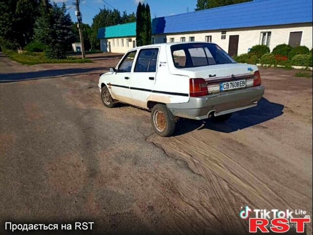 Білий ЗАЗ Славута, об'ємом двигуна 1.2 л та пробігом 177 тис. км за 550 $, фото 1 на Automoto.ua