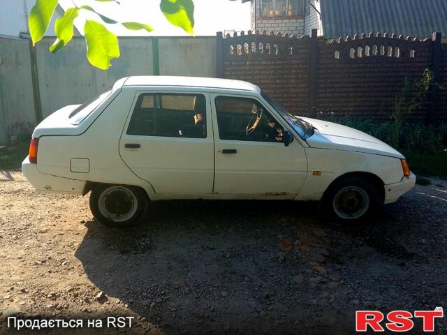 Белый ЗАЗ Славута, объемом двигателя 1.2 л и пробегом 250 тыс. км за 850 $, фото 1 на Automoto.ua