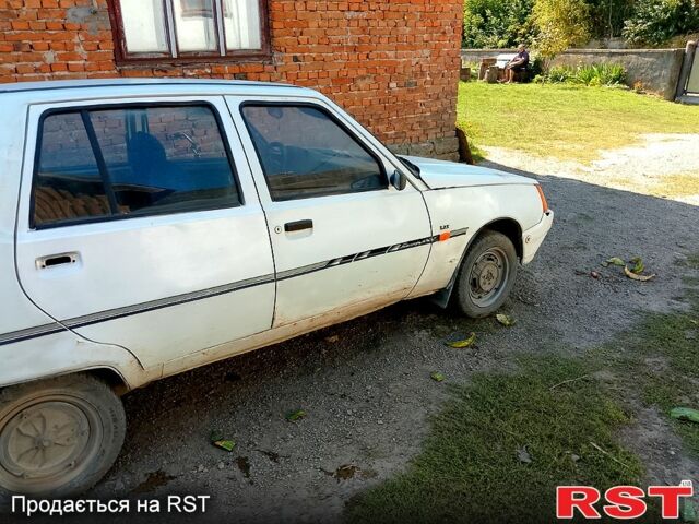 Белый ЗАЗ Славута, объемом двигателя 1.2 л и пробегом 180 тыс. км за 600 $, фото 3 на Automoto.ua