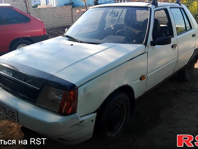 Белый ЗАЗ Славута, объемом двигателя 1.2 л и пробегом 250 тыс. км за 700 $, фото 5 на Automoto.ua