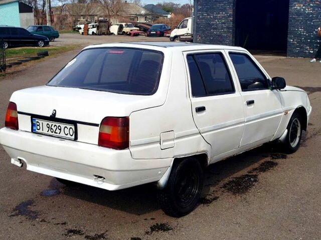 Белый ЗАЗ Славута, объемом двигателя 1.2 л и пробегом 221 тыс. км за 710 $, фото 3 на Automoto.ua