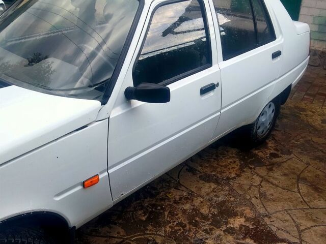 Белый ЗАЗ Славута, объемом двигателя 1.2 л и пробегом 0 тыс. км за 1000 $, фото 4 на Automoto.ua