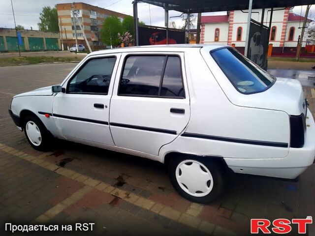 Белый ЗАЗ Славута, объемом двигателя 1.3 л и пробегом 143 тыс. км за 910 $, фото 8 на Automoto.ua