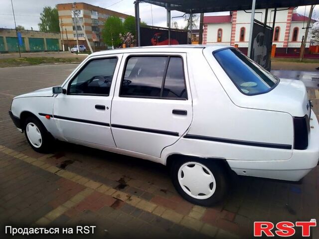 Белый ЗАЗ Славута, объемом двигателя 1.3 л и пробегом 143 тыс. км за 910 $, фото 7 на Automoto.ua