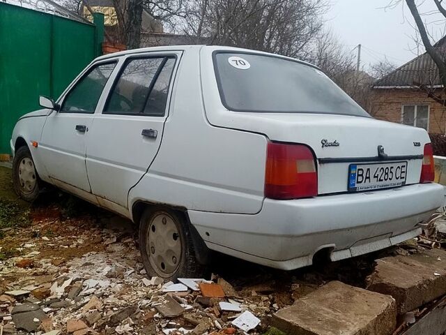 Белый ЗАЗ Славута, объемом двигателя 1.2 л и пробегом 127 тыс. км за 1000 $, фото 1 на Automoto.ua