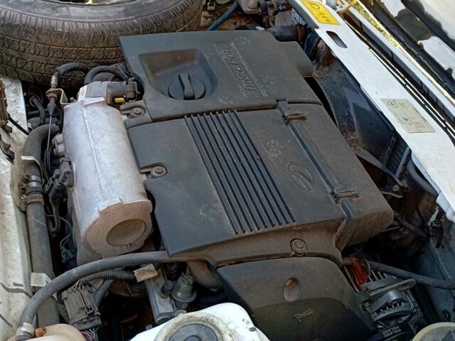 Белый ЗАЗ Славута, объемом двигателя 1.2 л и пробегом 99 тыс. км за 1100 $, фото 4 на Automoto.ua