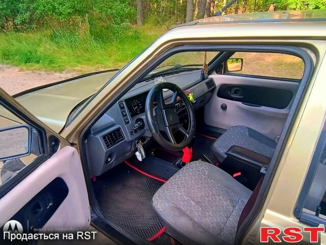 Бежевий ЗАЗ Славута, об'ємом двигуна 1.3 л та пробігом 174 тис. км за 1100 $, фото 4 на Automoto.ua