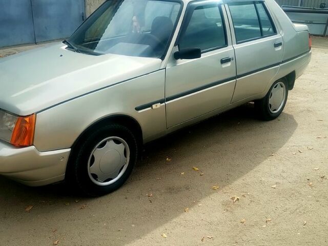 Бежевый ЗАЗ Славута, объемом двигателя 1.2 л и пробегом 145 тыс. км за 1100 $, фото 2 на Automoto.ua