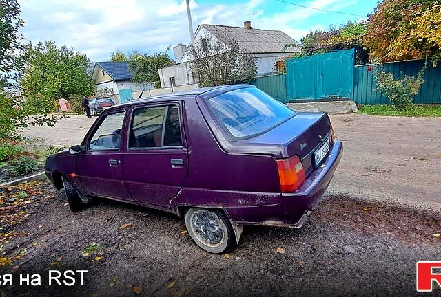 ЗАЗ Славута 2003 в Кропивницком (Кировограде) на Automoto.ua Фиолетовый ЗАЗ Славута, объемом двигателя 1.1 л и пробегом 200 тыс. км за 400 $, фото 3 на Automoto.ua