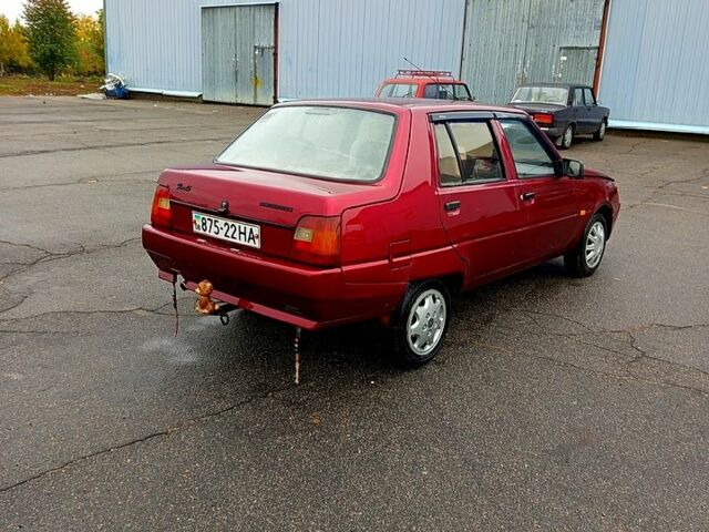 Красный ЗАЗ Славута, объемом двигателя 1.2 л и пробегом 138 тыс. км за 1100 $, фото 1 на Automoto.ua