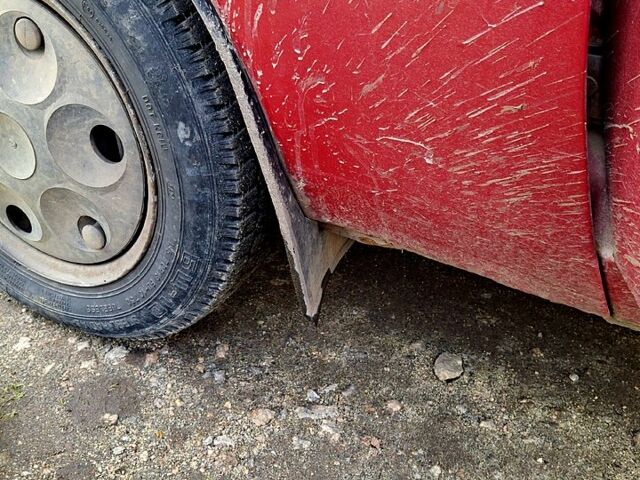 Красный ЗАЗ Славута, объемом двигателя 1.2 л и пробегом 160 тыс. км за 700 $, фото 2 на Automoto.ua