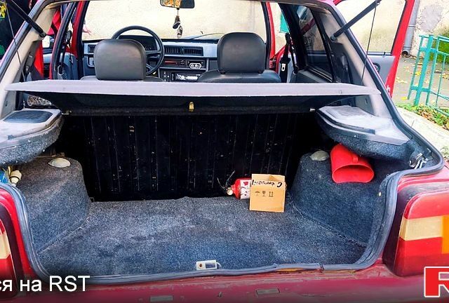 Красный ЗАЗ Славута, объемом двигателя 1.2 л и пробегом 180 тыс. км за 1200 $, фото 5 на Automoto.ua