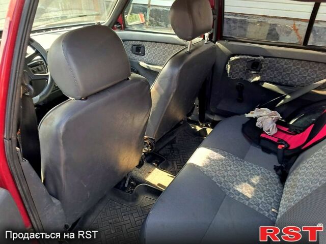 ЗАЗ Славута 2003 в Павлограде на Automoto.ua Красный ЗАЗ Славута, объемом двигателя 1.2 л и пробегом 120 тыс. км за 800 $, фото 2 на Automoto.ua