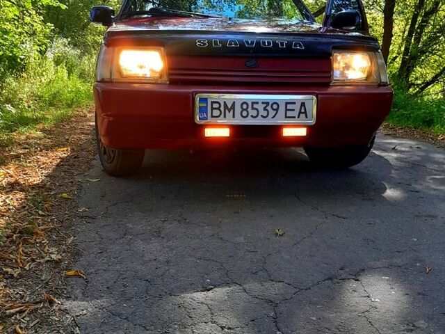 Красный ЗАЗ Славута, объемом двигателя 1.2 л и пробегом 143 тыс. км за 1100 $, фото 7 на Automoto.ua