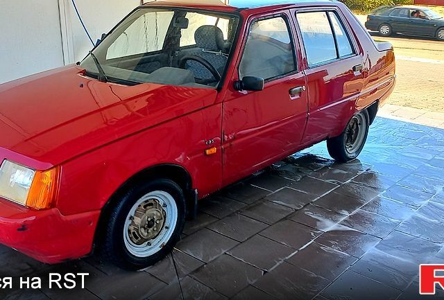 Красный ЗАЗ Славута, объемом двигателя 1.2 л и пробегом 65 тыс. км за 899 $, фото 1 на Automoto.ua