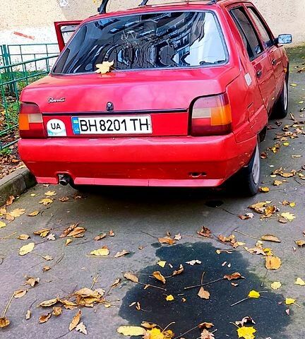 Красный ЗАЗ Славута, объемом двигателя 1.2 л и пробегом 180 тыс. км за 1200 $, фото 2 на Automoto.ua