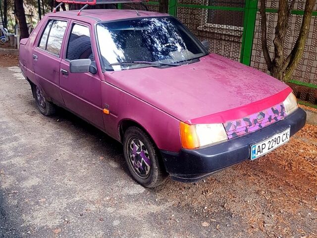 Красный ЗАЗ Славута, объемом двигателя 1.2 л и пробегом 200 тыс. км за 550 $, фото 4 на Automoto.ua