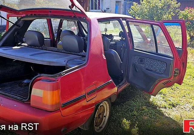 Червоний ЗАЗ Славута, об'ємом двигуна 1.3 л та пробігом 209 тис. км за 1100 $, фото 3 на Automoto.ua