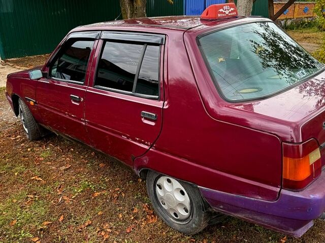 Красный ЗАЗ Славута, объемом двигателя 1.2 л и пробегом 195 тыс. км за 550 $, фото 3 на Automoto.ua