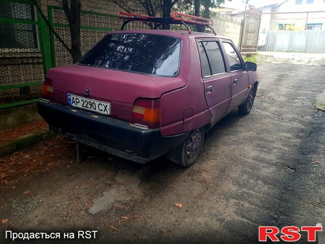 Красный ЗАЗ Славута, объемом двигателя 1.2 л и пробегом 200 тыс. км за 550 $, фото 1 на Automoto.ua