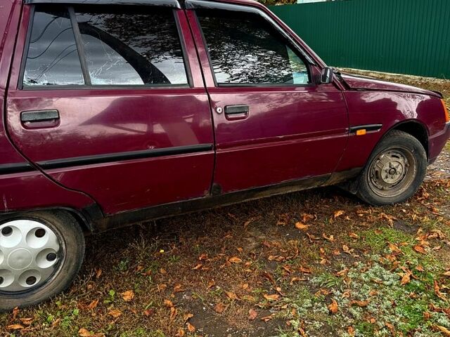 Красный ЗАЗ Славута, объемом двигателя 1.2 л и пробегом 195 тыс. км за 550 $, фото 4 на Automoto.ua