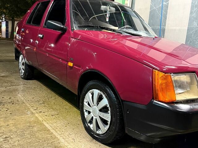 Красный ЗАЗ Славута, объемом двигателя 1.2 л и пробегом 250 тыс. км за 1000 $, фото 5 на Automoto.ua