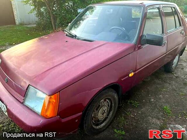 Красный ЗАЗ Славута, объемом двигателя 1.2 л и пробегом 303 тыс. км за 800 $, фото 5 на Automoto.ua
