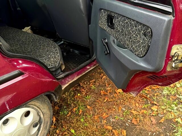 Красный ЗАЗ Славута, объемом двигателя 1.2 л и пробегом 195 тыс. км за 550 $, фото 6 на Automoto.ua