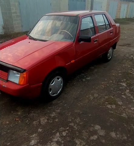 Красный ЗАЗ Славута, объемом двигателя 1.2 л и пробегом 345 тыс. км за 1200 $, фото 4 на Automoto.ua
