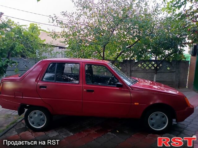 Красный ЗАЗ Славута, объемом двигателя 1.2 л и пробегом 0 тыс. км за 654 $, фото 3 на Automoto.ua