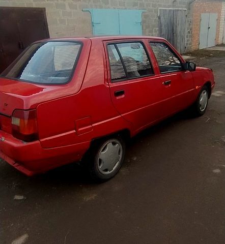 Красный ЗАЗ Славута, объемом двигателя 1.2 л и пробегом 345 тыс. км за 1200 $, фото 3 на Automoto.ua
