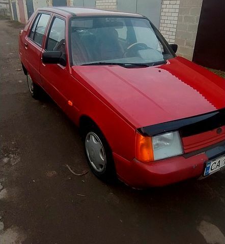 Красный ЗАЗ Славута, объемом двигателя 1.2 л и пробегом 345 тыс. км за 1200 $, фото 2 на Automoto.ua