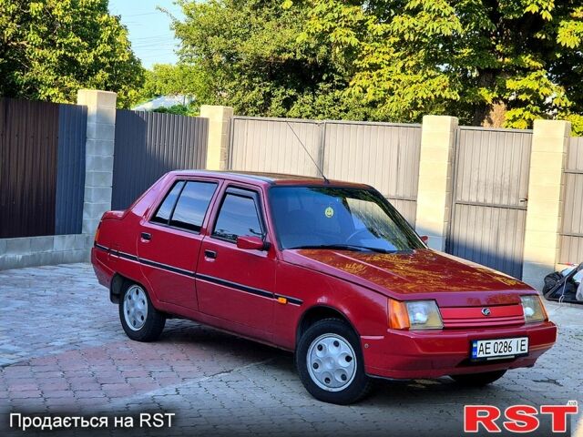Красный ЗАЗ Славута, объемом двигателя 1.2 л и пробегом 150 тыс. км за 1250 $, фото 4 на Automoto.ua