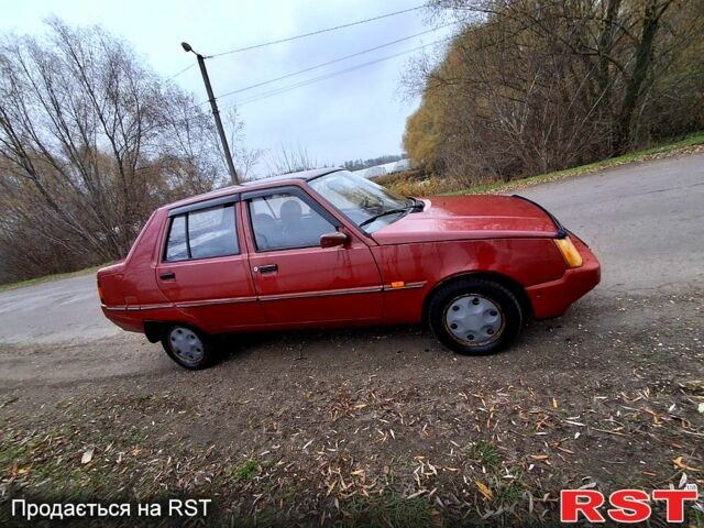 Красный ЗАЗ Славута, объемом двигателя 1.2 л и пробегом 65 тыс. км за 1050 $, фото 2 на Automoto.ua