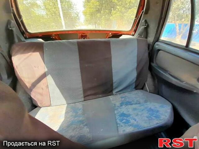 Красный ЗАЗ Славута, объемом двигателя 1.2 л и пробегом 0 тыс. км за 340 $, фото 6 на Automoto.ua