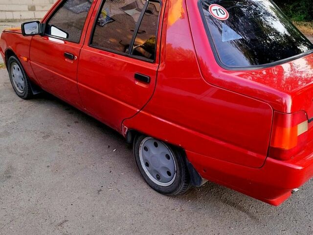 Красный ЗАЗ Славута, объемом двигателя 1.2 л и пробегом 104 тыс. км за 1000 $, фото 5 на Automoto.ua