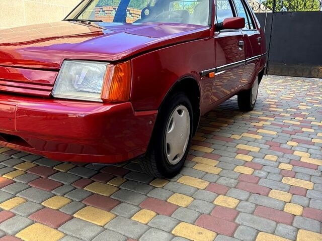 Красный ЗАЗ Славута, объемом двигателя 1.2 л и пробегом 31 тыс. км за 1500 $, фото 1 на Automoto.ua